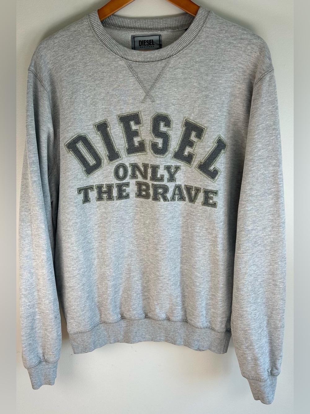 Diesel Men’s Sweater Sz L Gray Crewneck Sweatshirt Home Of The Brave Slogan EUC